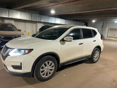 I’m selling my current vehicle because I need to return to Korea. There is some minor damage on the...