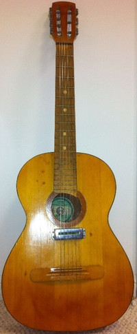 aAntique Vintage 1970s Guitar 7 Strings Acoustic / Electric Russ