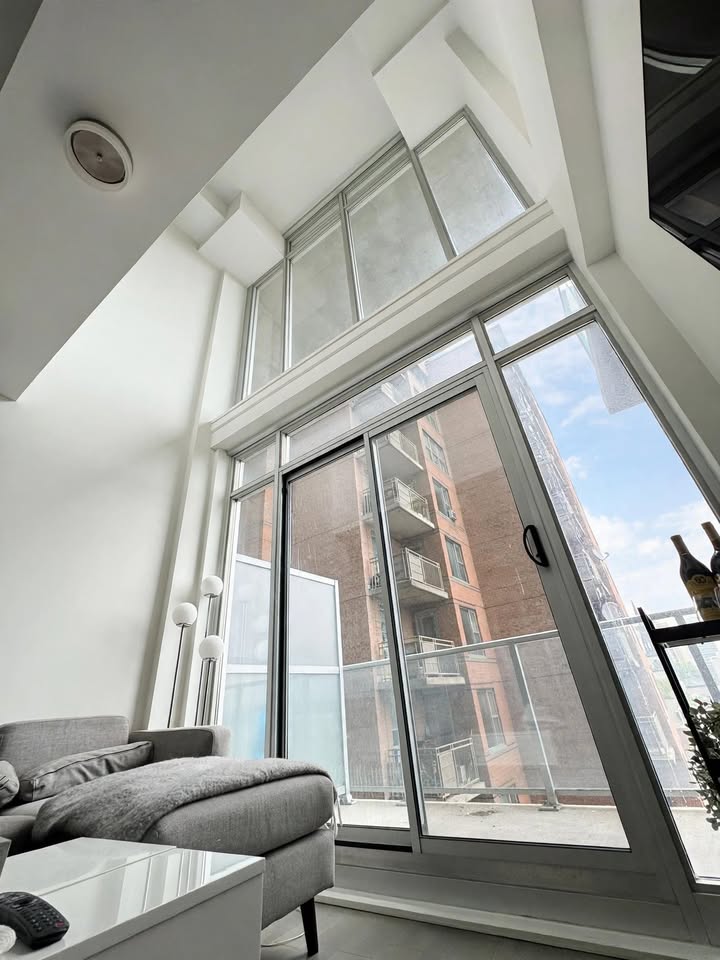 2-Storey Loft for Rent – The Bowery, Downtown Ottawa (1 Bed, 1.5 4