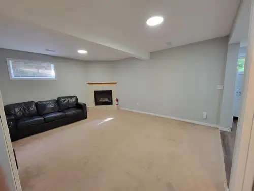 Welcome to the North End! On offer we have a two-bedroom apartment with one full bathroom, one livin...