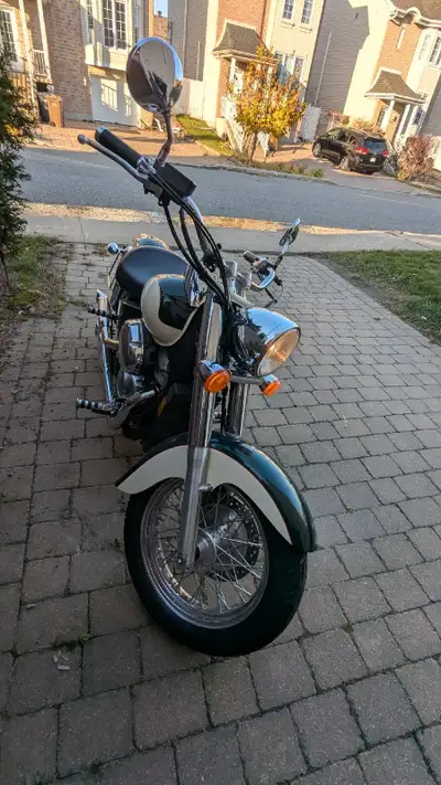 Honda Shadow 750 vt (1998) 41,***km Verte et blanche ( green and off white ) Pneu neuf / New tires (...