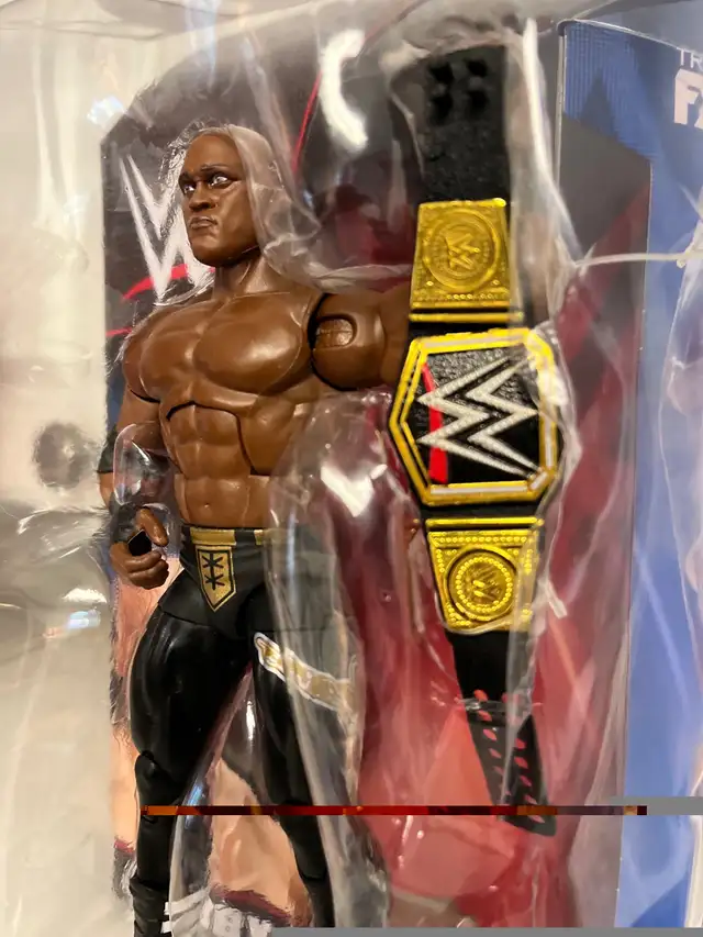 Bobby Lashley Wrestling WWE Mattel Elite Action Figure Series 89 in Toys & Games in Hamilton - Image 5