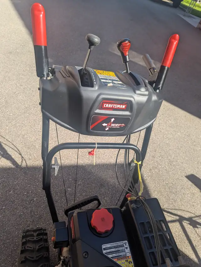 Craftsman 26" Snow blower in Snowblowers in City of Toronto - Image 3