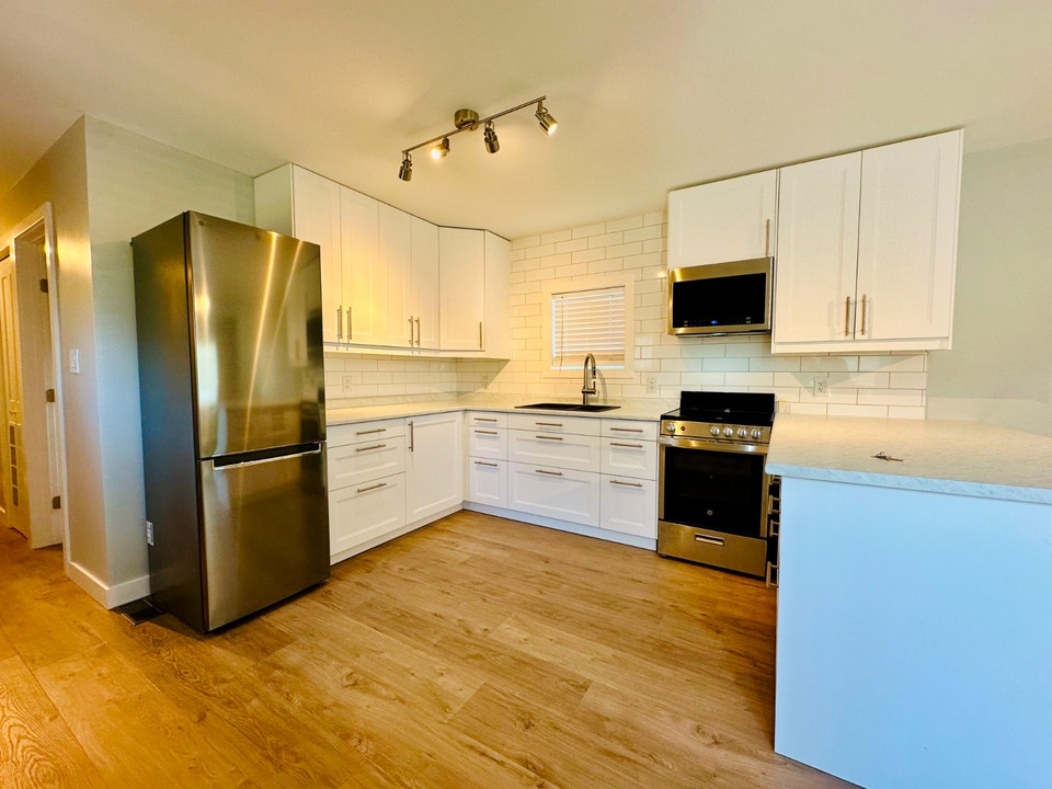 Beautifully renovated Cozy Mobile Home for Rent 1055 Chippewa Rd 3