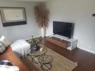 Room for Rent: Your New Student Pad! Tired of the dorms? Looking for a quiet space to focus and rela...