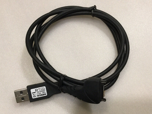 Cable de donnees USB / Data Cable NOKIA DKU-2 Pour cellulaire dans Accessoires pour cellulaires  à Laval/Rive Nord