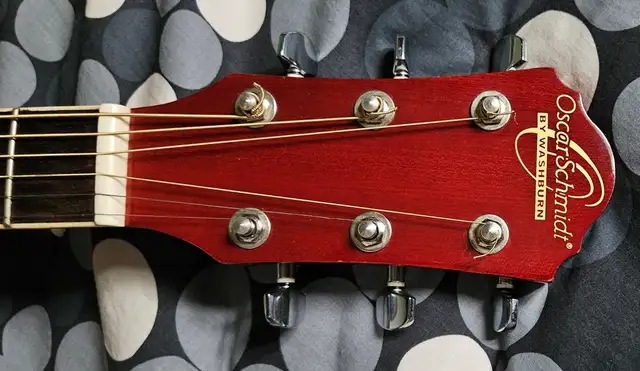 Oscar Schmidt (Washburn) OG2TR Acoustic Guitar in Guitars in Longueuil / South Shore - Image 7