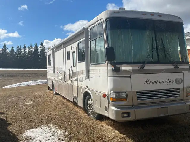 1996 Newmar Mountain Aire 40 ft. motorhome in RVs & Motorhomes in Grande Prairie - Image 5