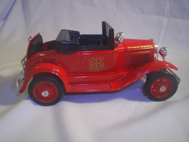 Collectable Antique – Ford Model “A” Roaster in Arts & Collectibles in Sarnia - Image 2