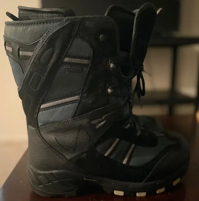 Men’s Winter boots in Men's Shoes in Cambridge - Image 2