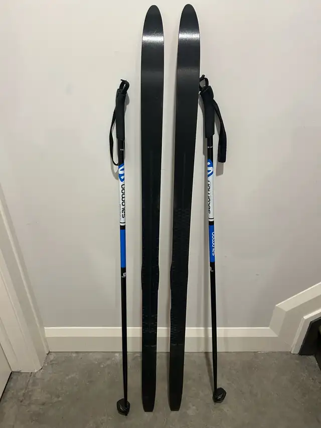 Rossignol Venture X-Tour XC Skis & Poles - 130 cm in Ski in Ottawa - Image 8