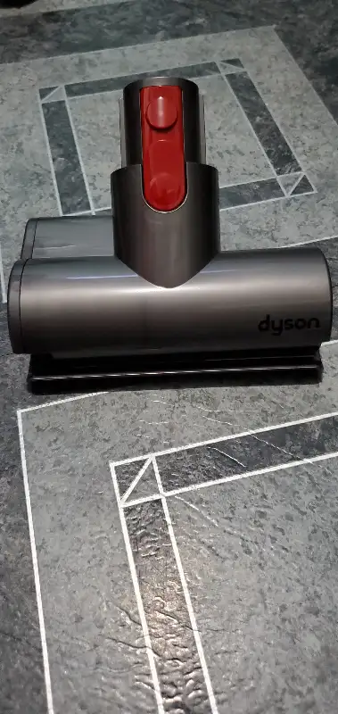 Brand New Mini Dyson Motor Head. For Dyson vacuums. Came with Pet care Kit