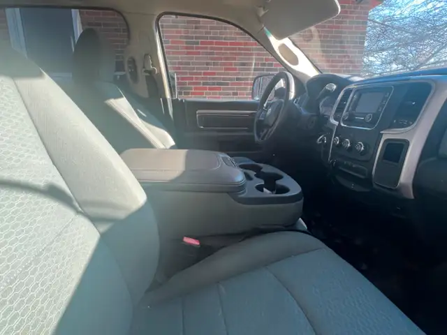ram 3500 SLT crew cab 4x4 pickup truck in Cars & Trucks in Markham / York Region - Image 4