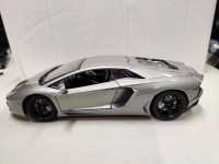 1:18 Lamborghini aventador die cast car - read description 