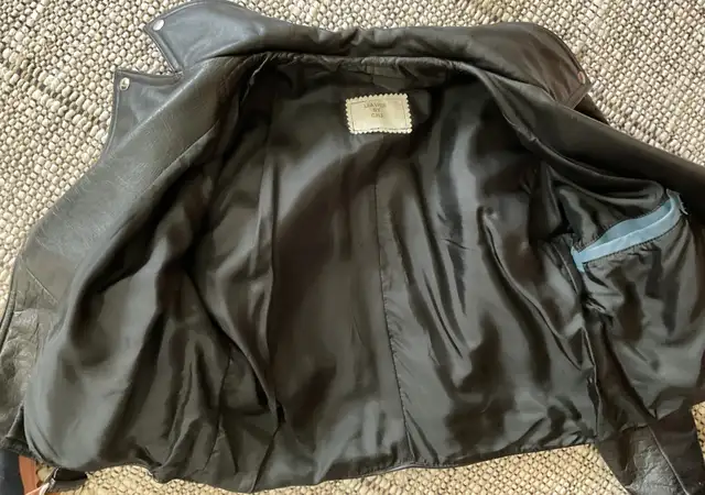 Leather Jacket  in Women's - Tops & Outerwear in Kitchener / Waterloo - Image 4