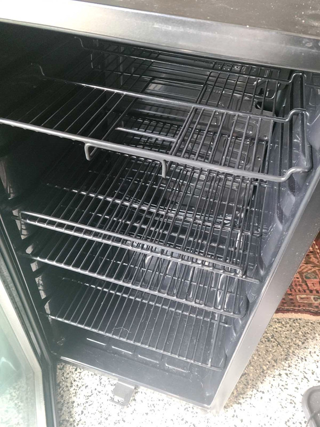 danby beverage fridge in Refrigerators in Owen Sound - Image 2