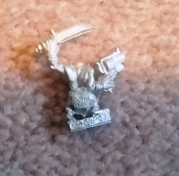JL46 WH40K  Grot   Warhammer 40000 WH40K  Grot with  Knife Metal