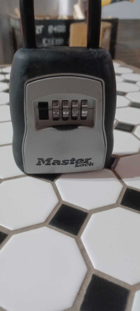 Masterlock lock box