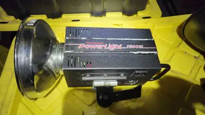 Illuminate your photography with this Photogenic PowerLight 1500SL studio strobe! This used unit is...