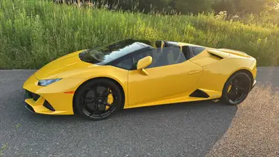 Lamborghini Huracan EVO Spyder AWD 2020 seulement 15950km. V10 640HP 4 roues motrices 7 vitesses (LP...