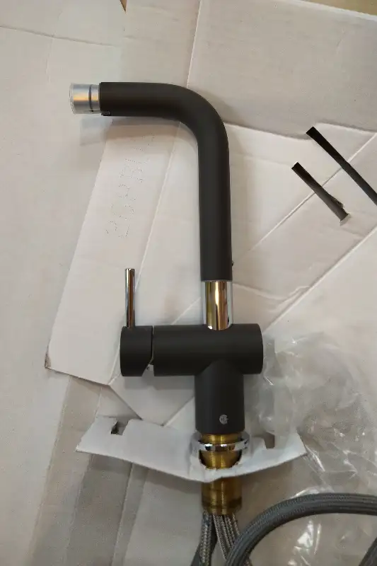 NEW Kitchen Faucet tap Franke FF3802 ( Missing Sprayer ) in Plumbing, Sinks, Toilets & Showers in Moncton - Image 7