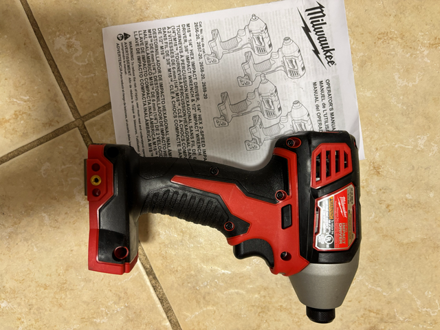 Quick Sale Milwaukee 2656-20 M18 ¼ Hex Impact Driver in Power Tools in Barrie - Image 5