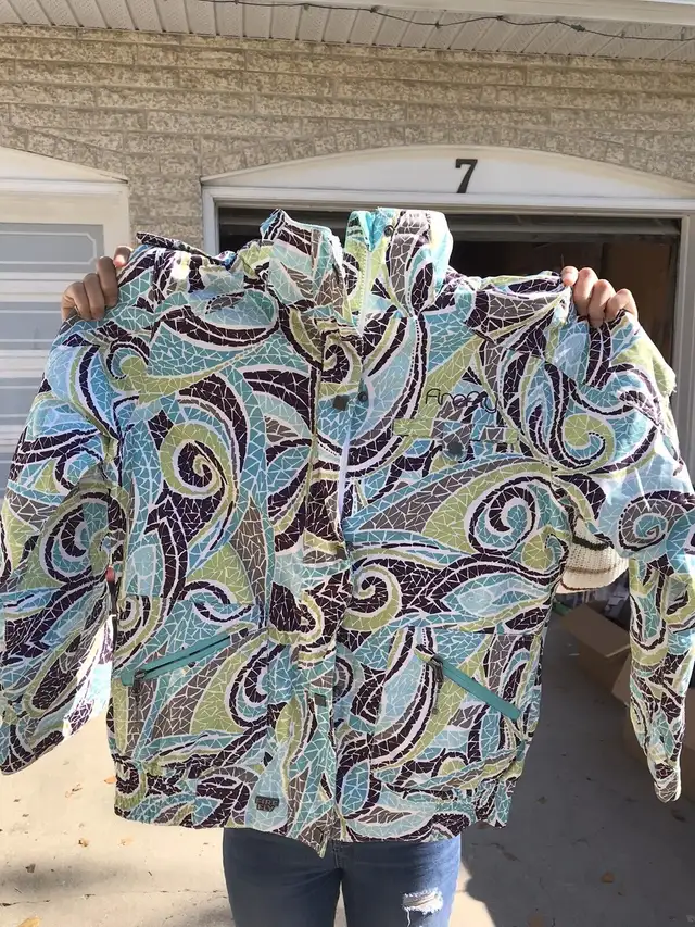 Girls winter jacket  in Kids & Youth in Winnipeg - Image 2