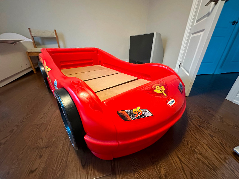 Little Tikes Disney Lightning McQueen Roadster Toddler Bed Cribs