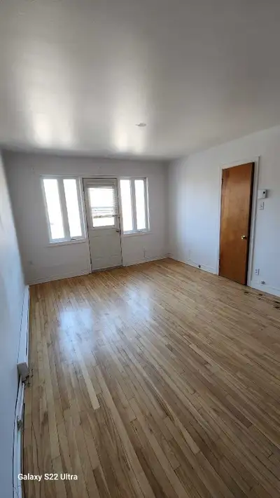 3-1/2 à louer-Ahuntsic (haut de duplex) Idéal pour une personne seule, Dans un secteur paisible d'Ah...