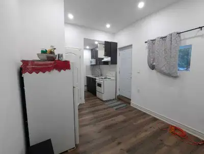 Cozy bachelor apartment available for rent, featuring a functional layout with a kitchen equipped wi...