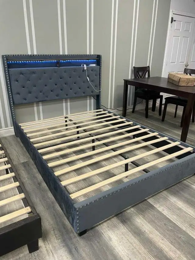 ikea new style queen bed for sell  in Beds & Mattresses in City of Montréal - Image 4