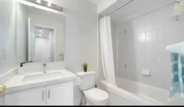 Private Rooms for rental near squareone Mississauga in Room Rentals & Roommates in Mississauga / Peel Region - Image 3