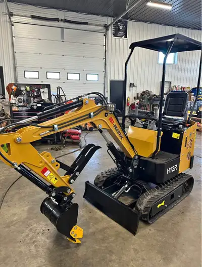 Mini excavatrice 2025 neuve! 7499$+tx & livraison Gratuite(100km) -garantie sur pièces et moteur ⚙️⚒...