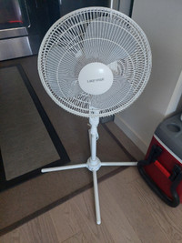 3 speed 16" stand fan - excellent condition - as new
