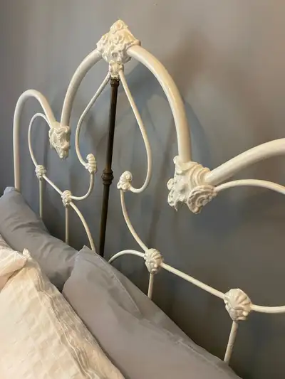 Lit antique, View more