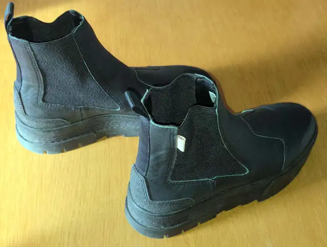 NEW Puma Womens Mayze Chelsea Boots Size 8.5 in Women's - Shoes in City of Montréal - Image 3