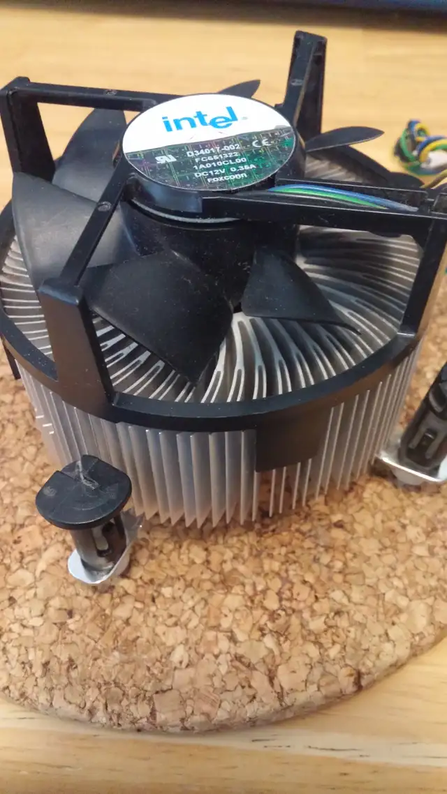 Intel Original Heat sink and Fan for PC mother board in System Components in Markham / York Region - Image 5
