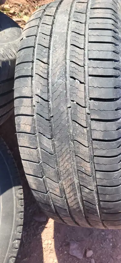 I'm selling a set of Michelin Defender all-season tires, size 215 55 R17, have 5 bolt patern on the...