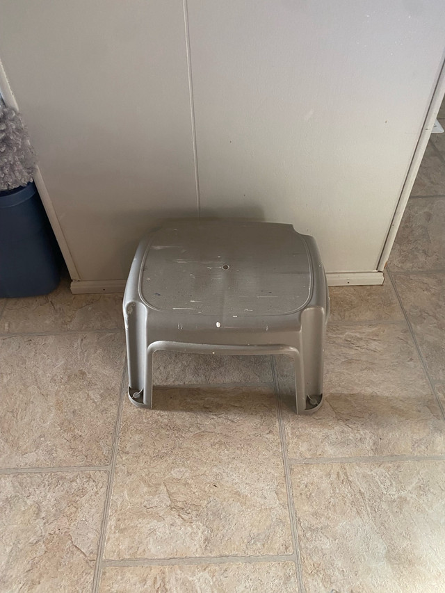 Plastic step Stool in Other in Thunder Bay