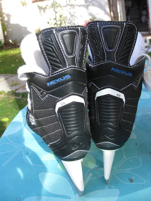 Youth BAUER NEXUS 55 Ice Hockey Skates Size 13 VGC in Hockey in Winnipeg - Image 6