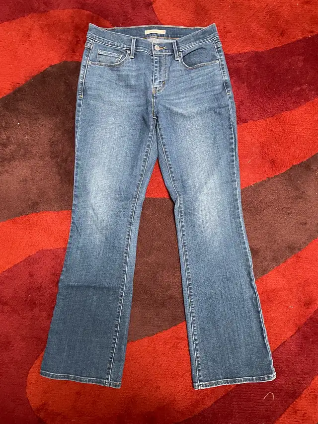 Women’s Levi’s Bootcut Jeans in Women's - Bottoms in London - Image 2