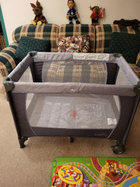 EVENFLO PLAYARD - PORTABLE BABY SUITE CLASSIC