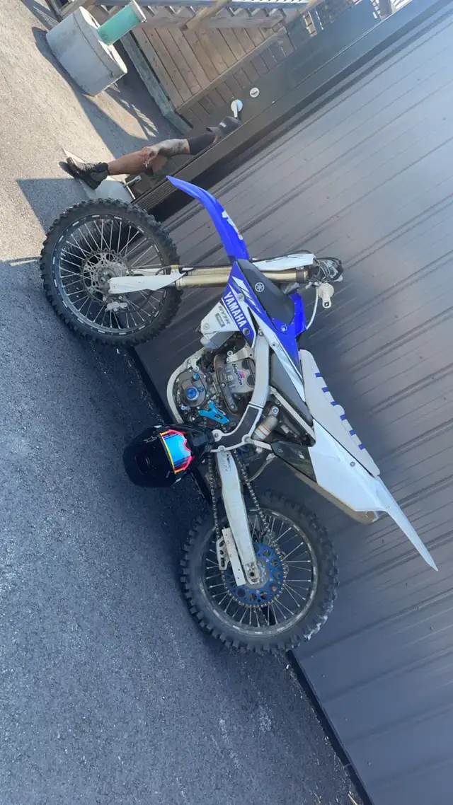 Selling my 2017 YZ450F in Dirt Bikes & Motocross in Napanee - Image 5