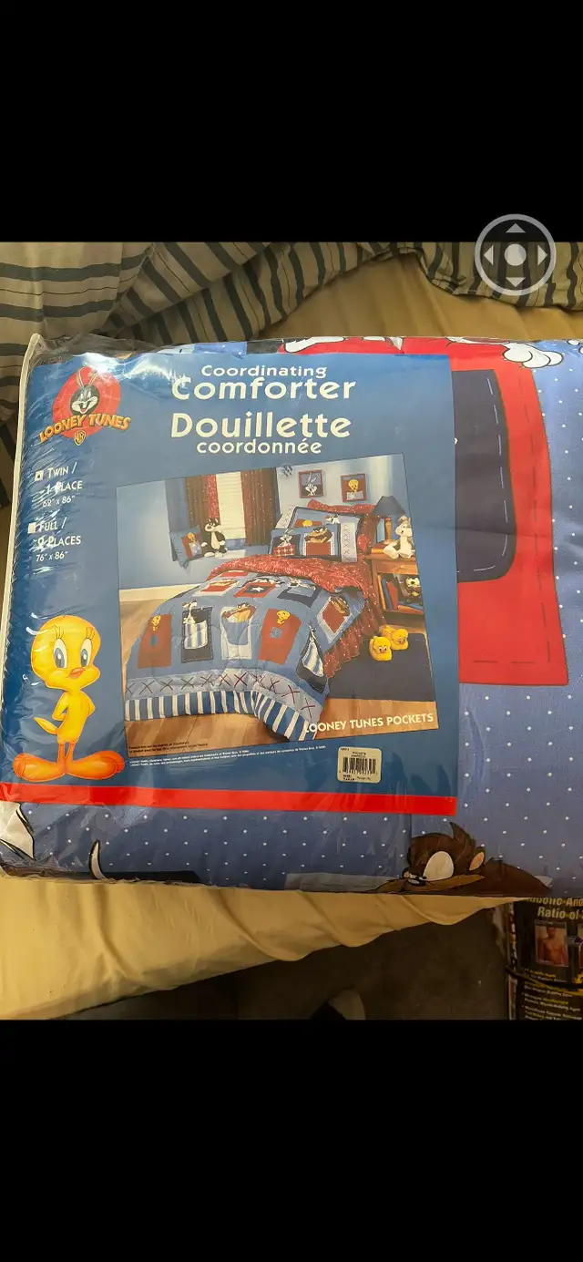 Looney Tunes Bed Comforter  in Bedding in Peterborough - Image 3