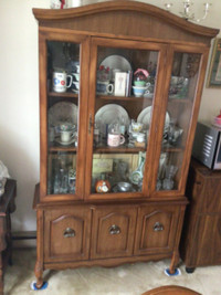Dinning room hutch, very good condition. $300 obo