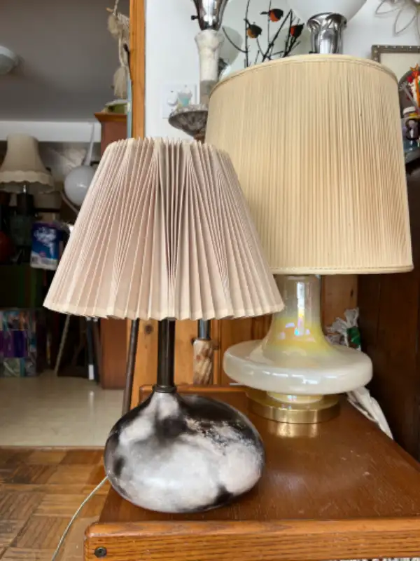 Vintage Asymmetrical Table Lamp Danish in style in Indoor Lighting & Fans in City of Montréal - Image 4
