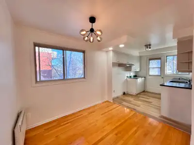 Grand 5½ + bureau rénové | Vieux Greenfield Park (J4V) | 2e étage | Disponible 1er avril 2026 Situé...