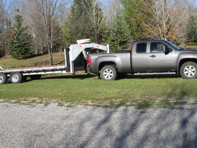 2010 GMC Sierra 4X4 and Custom   Gooseneck Trailer in Cars & Trucks in Peterborough - Image 3
