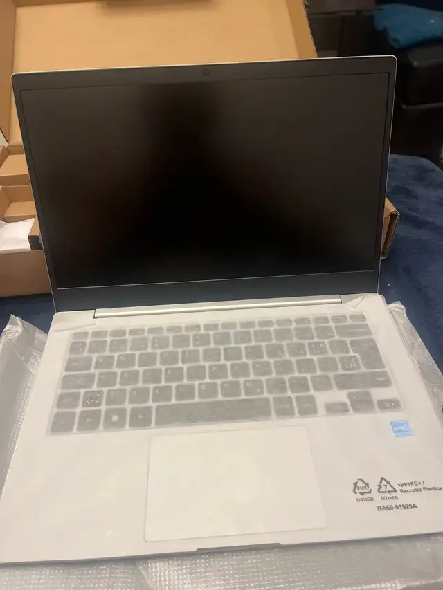 Samsung galaxy go laptop562453706577684484