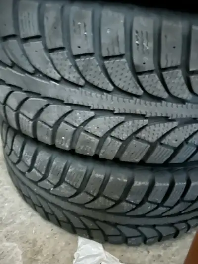Winter tires with rims 225,60,17 inch good condition